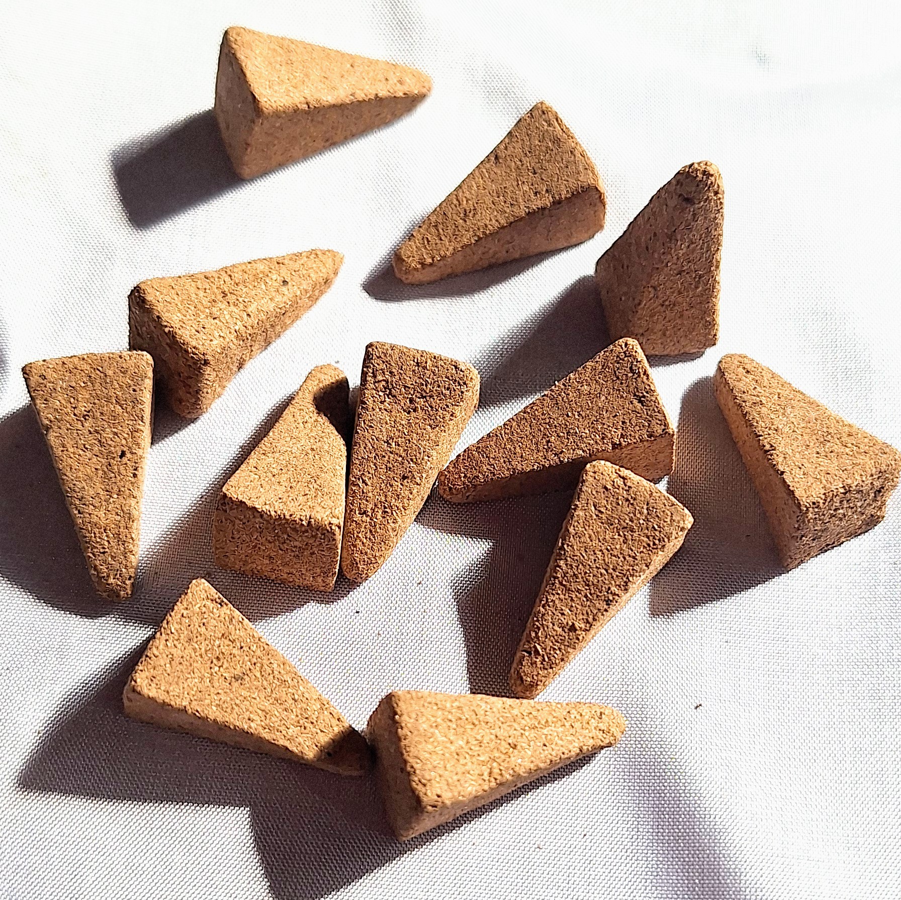 Pyramid Cone Incense with Holder – Kaffir Lime (Jeruk Purut): 12 Cones. Sacred Natural Herbal Incense by ISHIKI-BALI. - Image 5